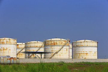 Oil storage tank, industrial equipment