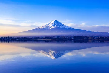 Foto op Canvas Bij zonsopgang Mount Fuji, Lake Kawaguchiko, prefectuur Yamanashi © photop5