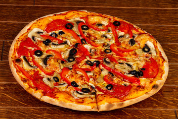 Vegetarian pizza with mushroom