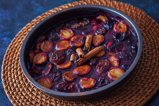 oven-baked plums