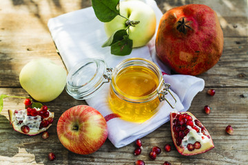 Apples, honey and pomegranate
