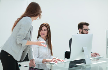 Obraz premium employees in the workplace in the office.