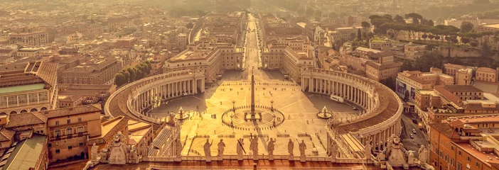 Fototapeten Wir Banner, Panorama-Luftbild bei Sonnenaufgang des Petersplatzes im Vatikan, Rom Italien © Delphotostock