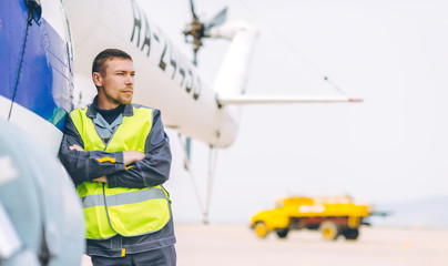 airport worker support © agnormark