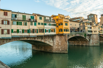 Fototapeta na wymiar Florence buildings on the bridge 