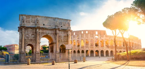 Papier Peint photo Lavable Rome Panorama de l& 39 Arc de Constantin et du Colisée au soleil du matin. Architecture et point de repère de Rome, Italie. L& 39 Europe 