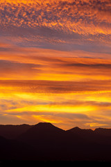 信州安曇野　夕焼けの北アルプス