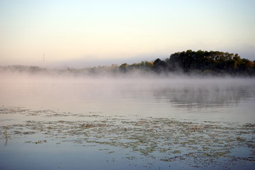 Obraz na płótnie Canvas Mist on the river
