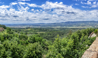 Aussicht von Città della Pieve in Richtung Süden, Monte Rufino