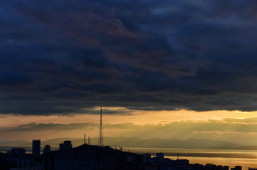 Fototapeta na wymiar View of the city of Vladivostok at sunset