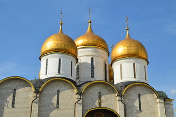 Cupole chiesa ortodossa russa oro e bianco anello d'oro russia