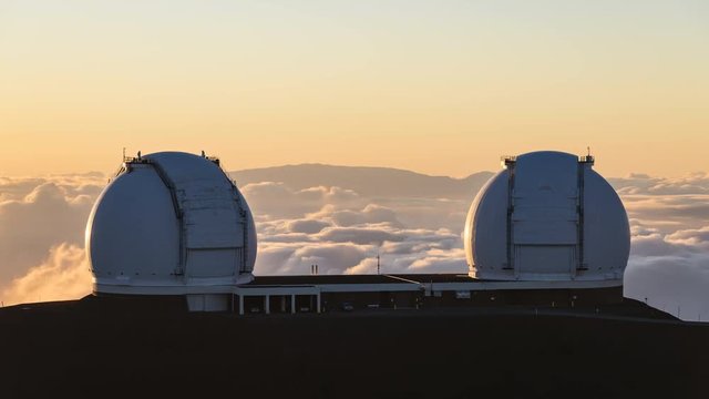A sunset timelapse from the top of Mauna Kea in Hawaii from the observatory