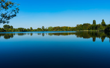 kleiner Weiher im Landschaftsschutzgebiet in Rheinland-Pfalz