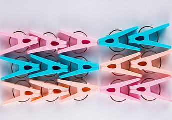  colored clothespins