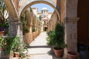 Fototapeta na wymiar arch in the courtyard of the Holy Trinity monastery