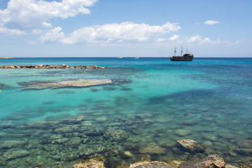 Obraz premium Crystal clear sea water in Protaras, Cyprus