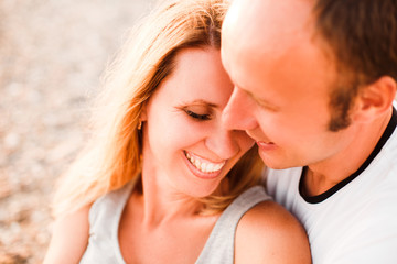 Fototapeta premium Romantic couple on the beach.