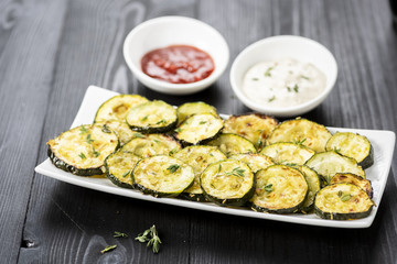 zucchini chips and sauces