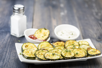 zucchini chips and sauces