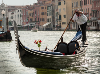Fototapeta na wymiar Venice views 2011, gondolier
