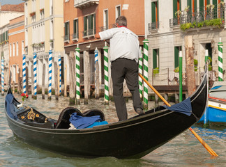 Fototapeta na wymiar Venice views 2011, gondolier