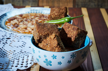 Whole grain spelta bread in the bowl