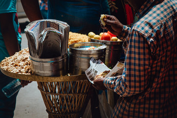 Cuisine Indienne marché journaux homme