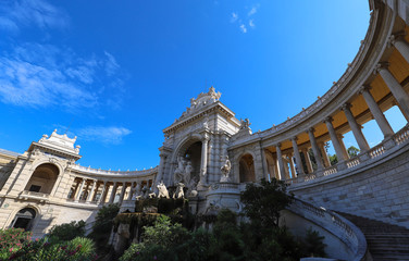 Obraz premium Longchamp palace in Marseille under blue sky.