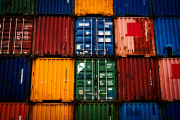 Container im Hafen Hamburg