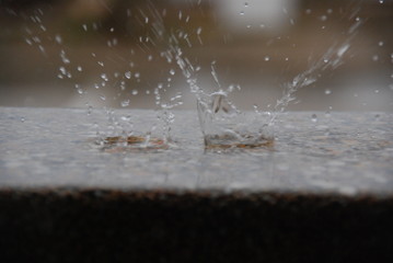 regentropfen auf veranda