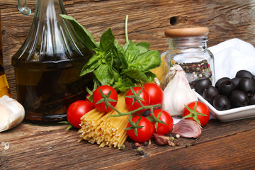 składniki na spagetti © katherine_gee
