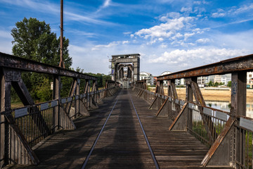 Fototapeta na wymiar Hubbrücke in Magdeburg