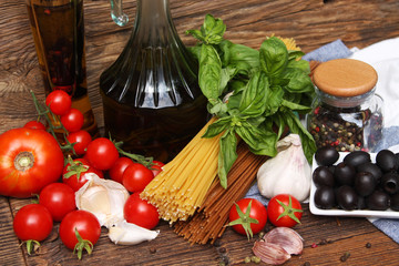 składniki na spagetti © katherine_gee