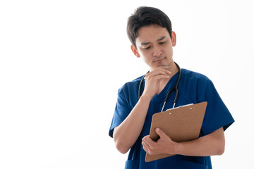 救急救命士、カルテ、トリアージ、考える、悩む