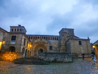 Fototapeta na wymiar Santillana del Mar. Pueblo de Cantabria - España