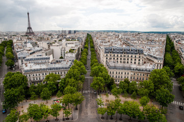 Fototapeta na wymiar Blick vom Triumphbogen über Paris