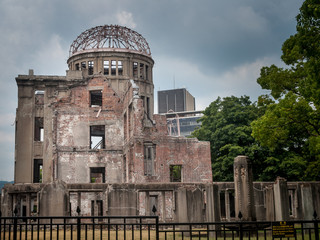 Memorial de la Paz  y  Cúpula de la Bomba Atómica
Situada en el epicentro de la explosión,  Es...