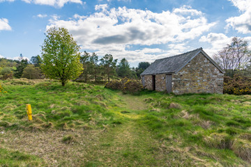 Obraz premium Landscape near The Bog with an old barn, Shropshire, England, UK