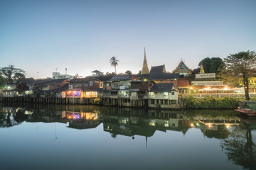 Fototapeta na wymiar CHANTHABURI, THAILAND - August 21, 2018 : The old waterfront community. Chanthaburi Old Town Waterfront, Landmark with old building village in Chanthaburi Thailand.
