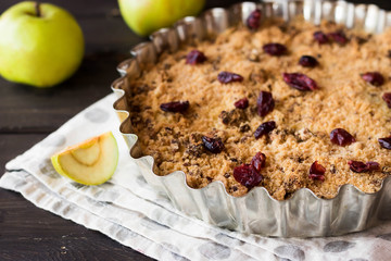 Apple crumble with dried cranberries