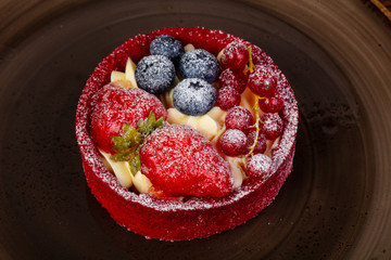 Cake with berries