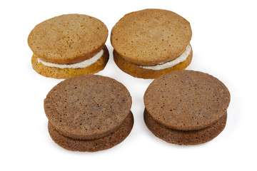 Shortbread cookie with lemon jam.