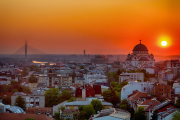 Naklejka premium Belgrade panorama with the temple of St. Sava and sunset