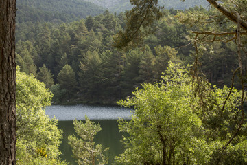 Fototapeta premium Embalse y cascada del Ejército en la sierra de Madrid