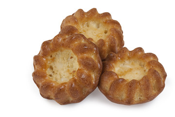 Figured biscuit cake with cream.