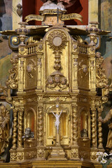 Obraz premium Tabernacle. Jésus-Christ sur la croix. Eglise Notre-Dame de la Gorge. Les Contamines-Montjoie. / Tabernacle. Jesus Christ on the cross Church of Our Lady of the Gorge. Contamines-Montjoie.