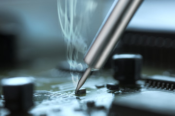 bauteile, elektronik, elektronikbauteile, l&ouml;ten, platine, reparatur, soldering, super, makro, smd, kondensator, extrem, rauch, desoldering, computer, ic, komponenten, soldering,  hintergrund, technik