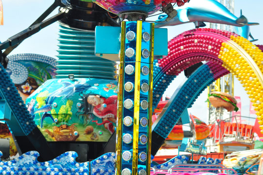 Die Krake ein beliebtes Fahrgesch&auml;ft auf der Kirmes und auf Volksfesten, Detailaufnahme, 