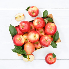 Äpfel Apfel Frucht Früchte Obst von oben Quadrat Herbst Kiste Blätter