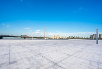Fototapeta na wymiar city skyline with empty square